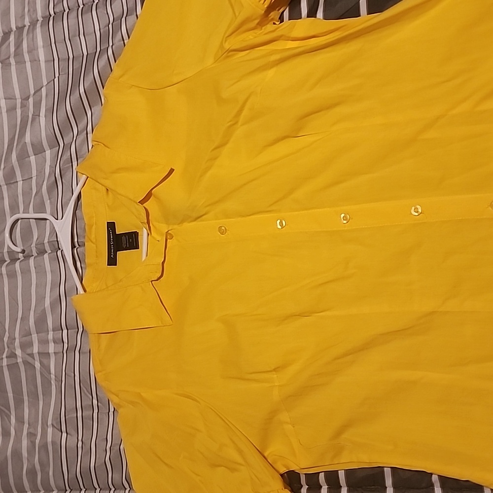 Womens Yello blouse